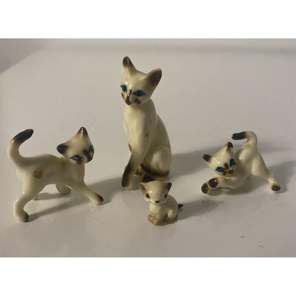 Vintage Lot of 4 Siamese Cat & Kittens Family Figurines Blue Eyes Bone China